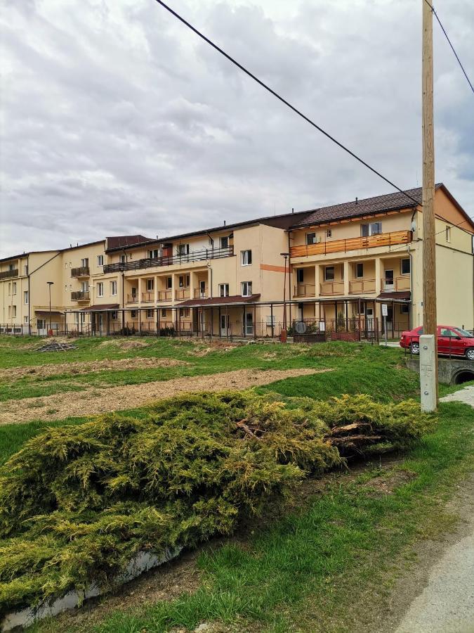 Apartman Family S Vyhladom Na Choc Lucky Exterior foto