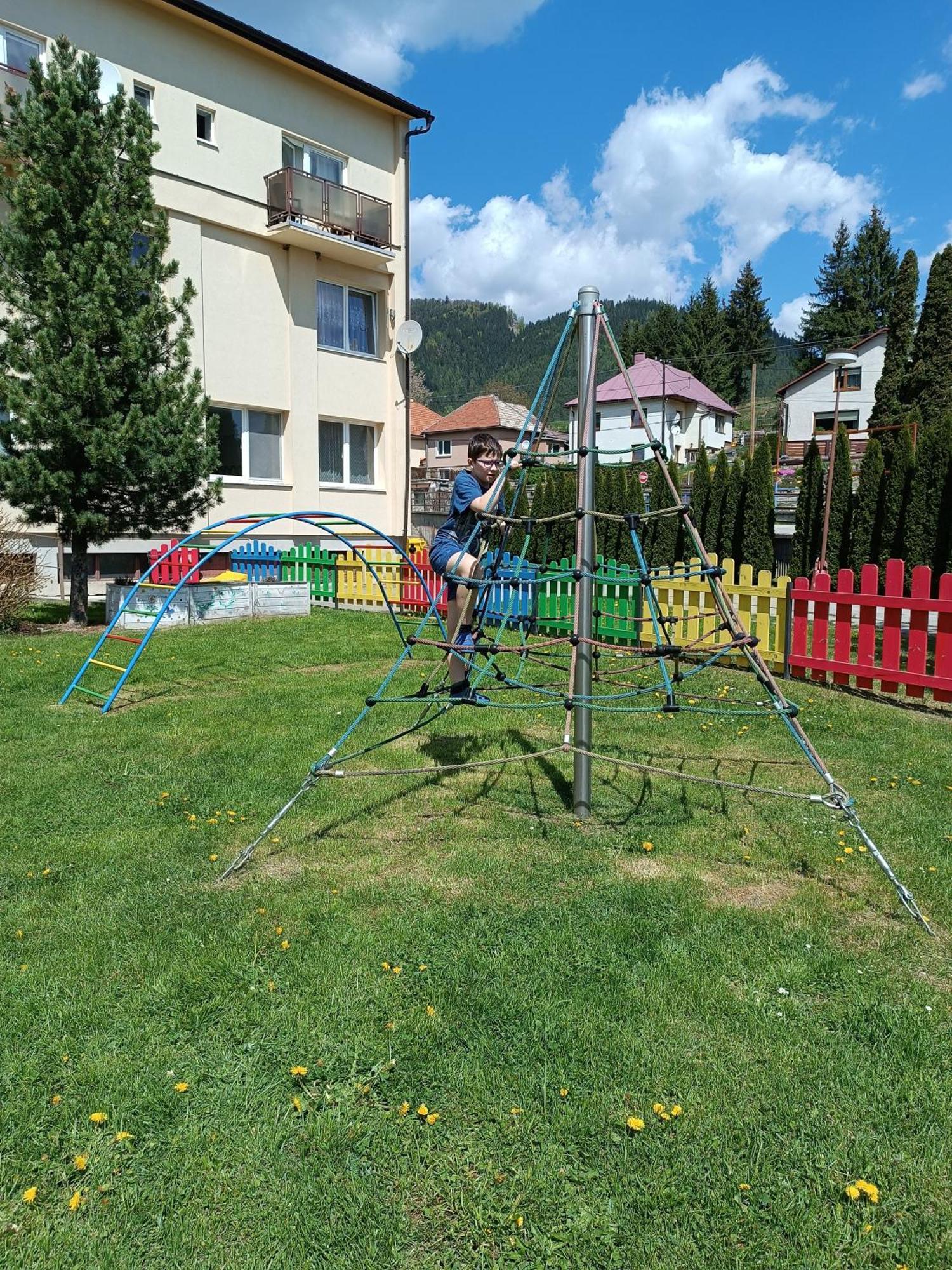 Apartman Family S Vyhladom Na Choc Lucky Exterior foto